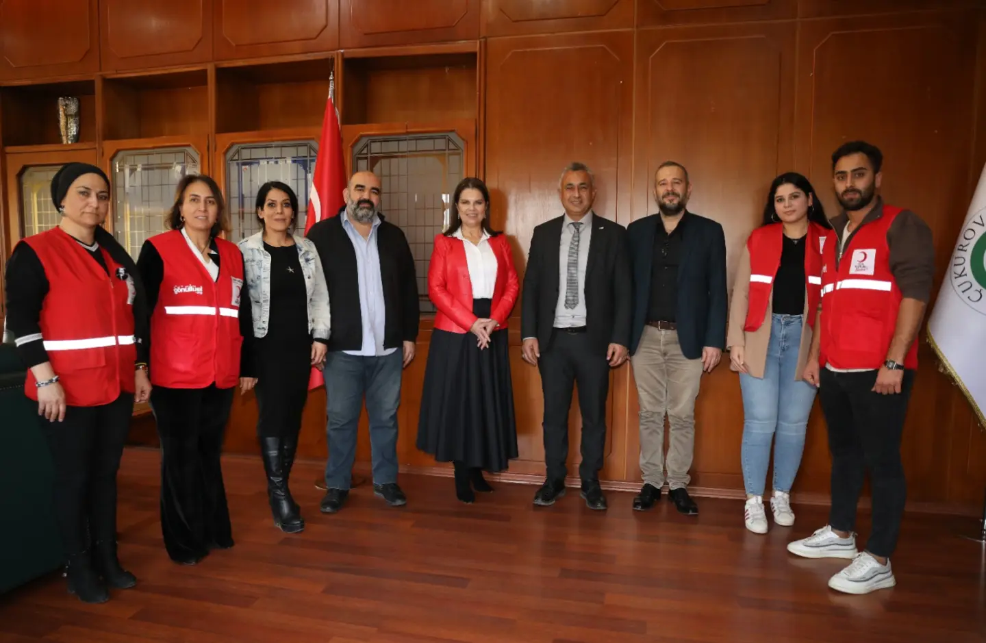 Kızılay Çukurova Şubesi ile Sayın Rektörümüz Prof. Dr. Meryem Tuncel'i ziyaret ettik
